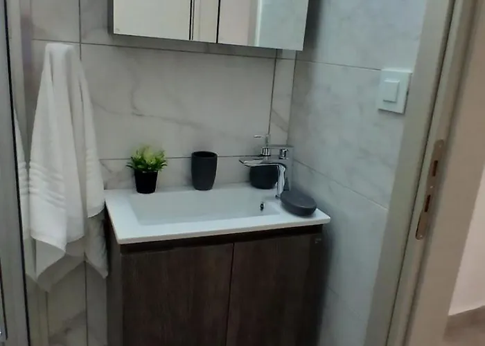Evdokias Apt,brand New 2025 Modern In The Center Of * アリカナス